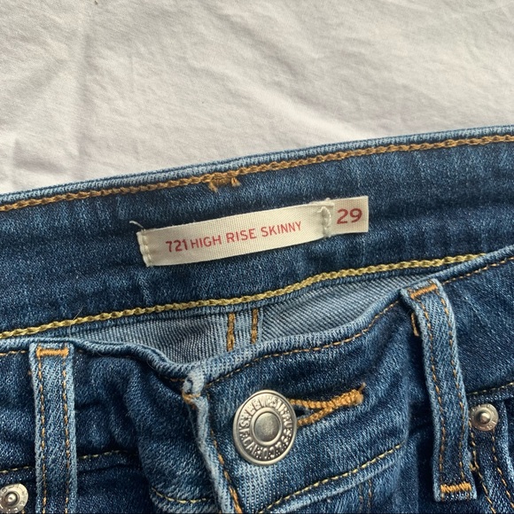 Levi's High Waisted Jeans - Picture 5 of 9